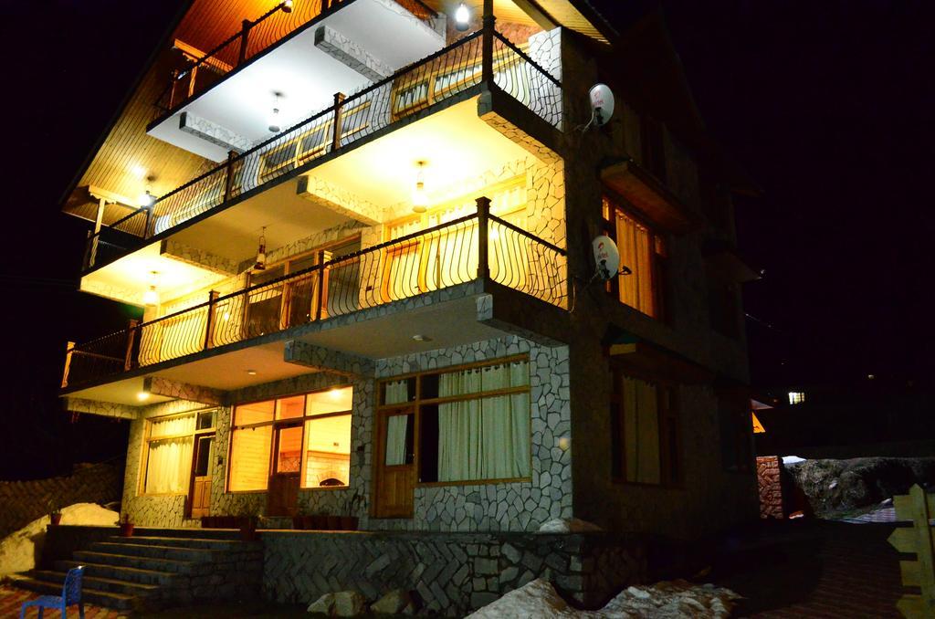 The Whitestone Resorts Manāli Rum bild