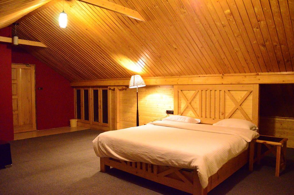 The Whitestone Resorts Manāli Rum bild